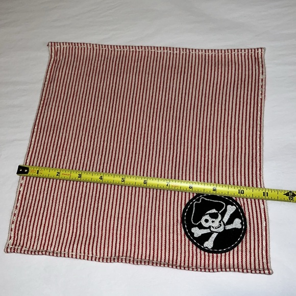 POTTERY BARN KIDS PIRATE NAPKINS (8) - Picture 5 of 9